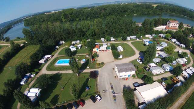 Camping Ô fll de l'eau
