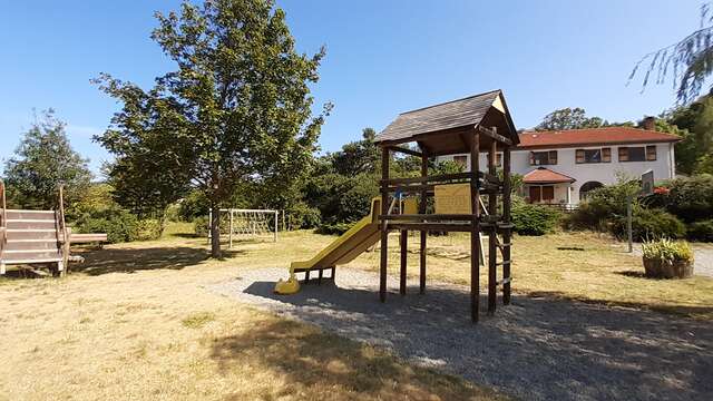 Aire de jeux "Tata Laure" La Bâtie Montsaléon