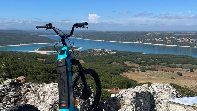 Crépuscule sur les hauteurs du lac avec Trott'in Verdon