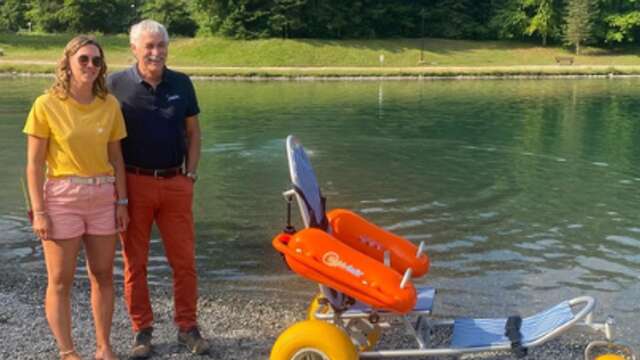 Prêt de fauteuil roulant de plage (Tiralo) pour les personnes à mobilité réduite