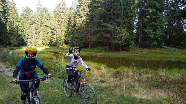 Mountain biking with Morzine mountain bike school by alpes attiude