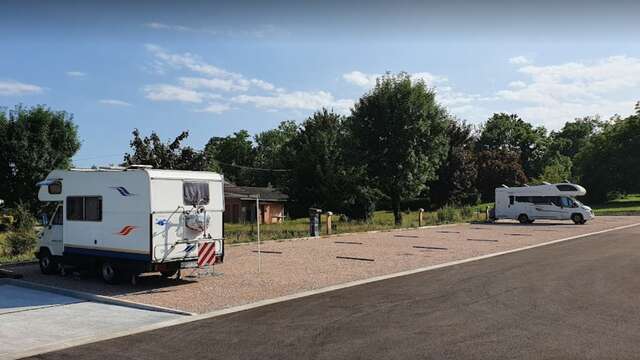 Aire de service pour camping-cars 24h/24 7j/7 à Excenevex