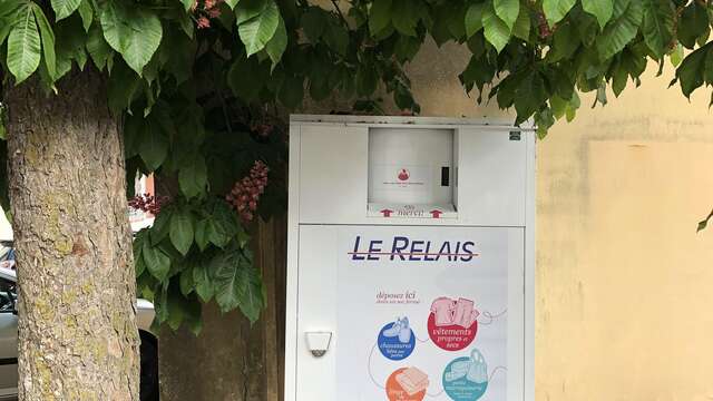 Borne Le Relais Place de la Halle