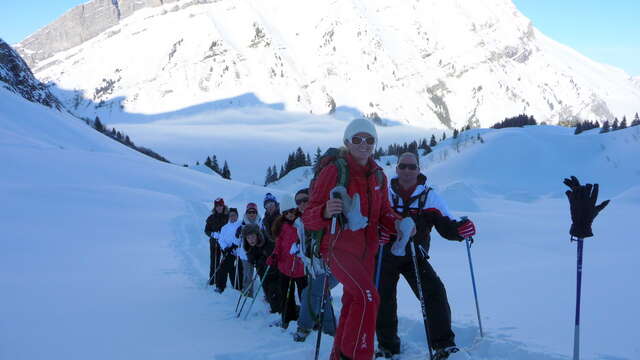 Sortie en raquettes accompagnée "Col des Aravis, fabuleux belvédère sur le Mont-Blanc"