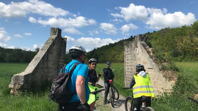 Balade à vélo électrique ... A la poursuite du Monorail