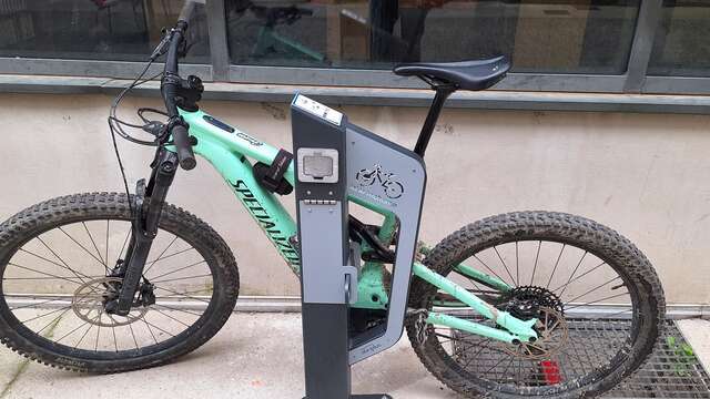 Station de recharge vélo à assistance électrique