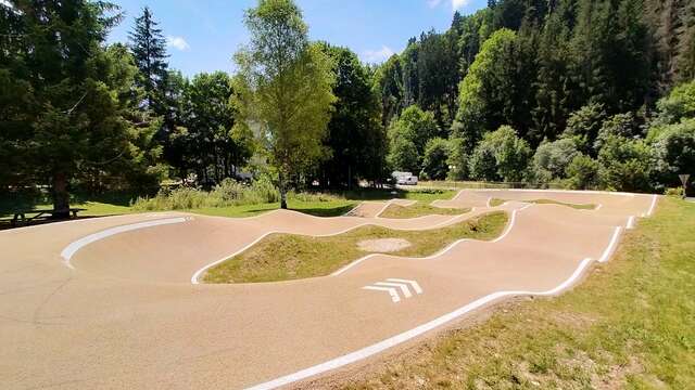 Pump track des Baujus riders