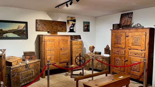 Découverte du patrimoine local au travers des meubles du Queyras de toutes époques