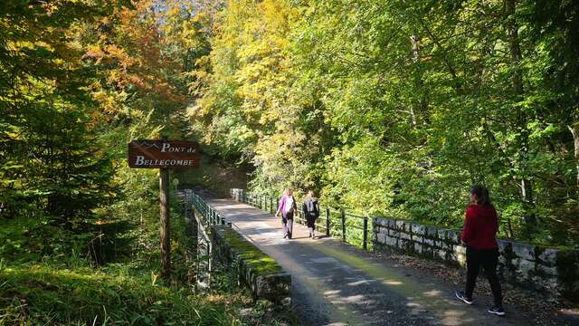 sentier pédestre : le pont de Bellecombe