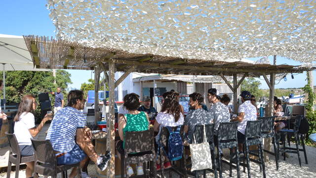 Guided gastronomic bike tour "Île de Ré and All Its Flavors" by J&M EVASION