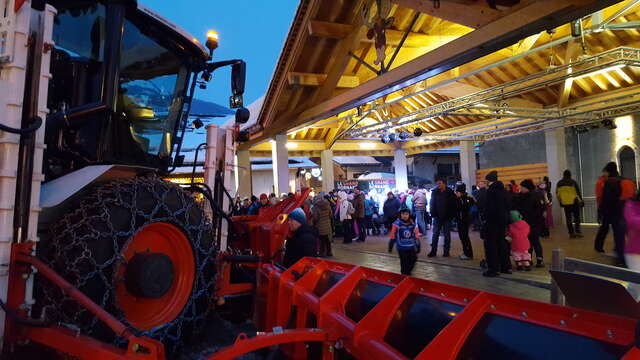 Welcome drink with snow removal team