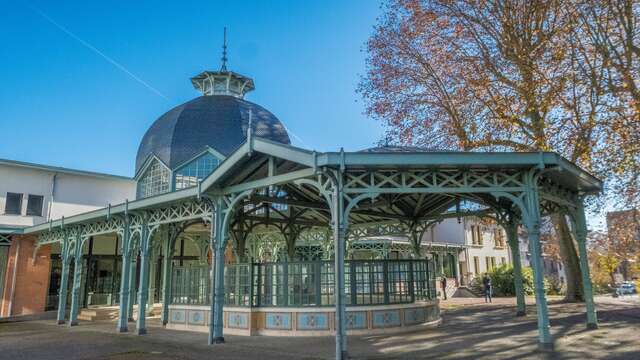 Pavillon de la source Lardy