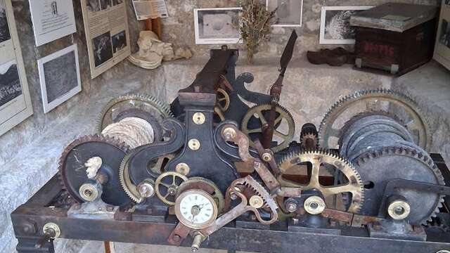 Ancienne horloge du village : Mécanisme