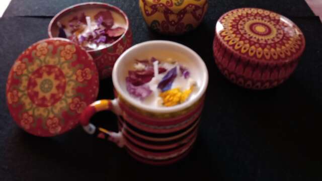 Atelier créatif : Fabrication de bougie à la cire de soja, décorée avec des fleurs séchées