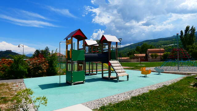 Aire de jeux de Châteauneuf de Chabre