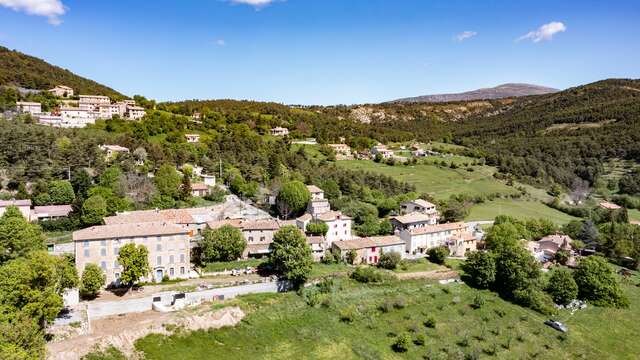 L'Avelanier from Châteauvieux