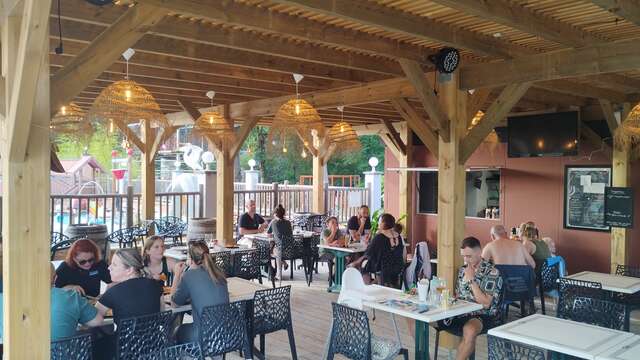 La Paillote : bar-restaurant au camping Domaine de Senaud
