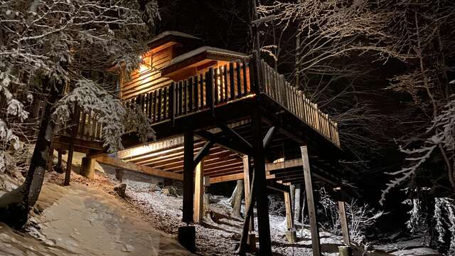 Là-Haut, cabanes perchées