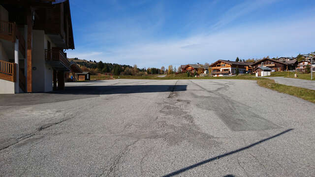 Les Carrets car park