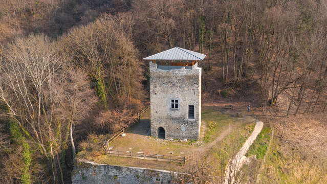 Jeu d'énigmes à la Tour d'Étapes