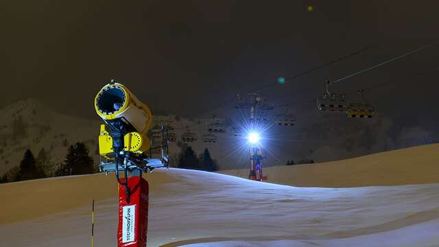 Discover the snow factory and the profession of snow maker