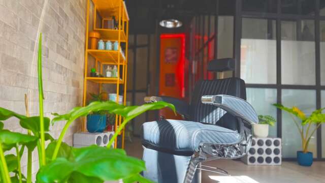 Atypical studio barber shop