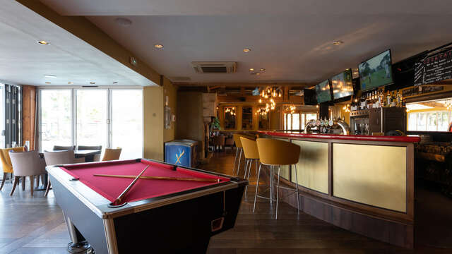 Marina Lounge Bar and Restaurant
