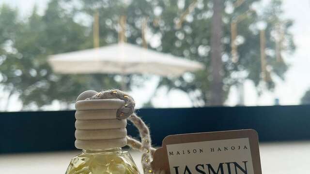 Maison Hanoja: Workshop zur Herstellung eines Duftdiffusors mit Blumen (8 ml)