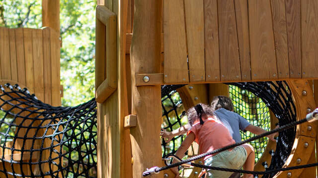 Aire de jeux de la Grotte du Bosc