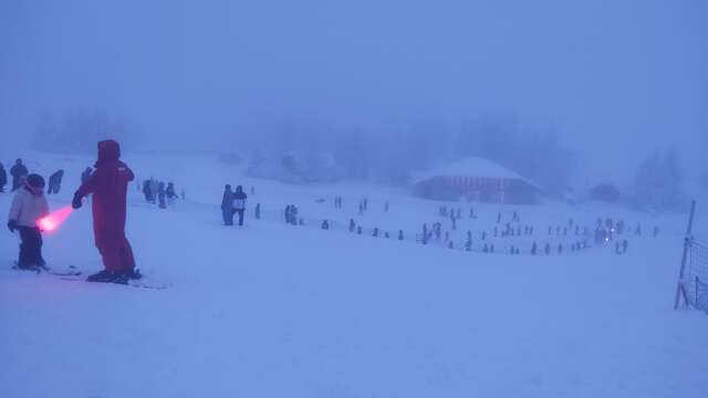 Descente aux flambeaux des enfants