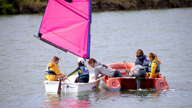 Clases y cursos de vela, club Moussaillon, clases de natación del CNAR