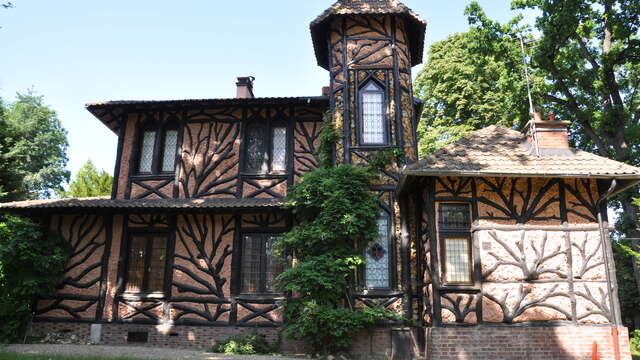 Wood Cottage