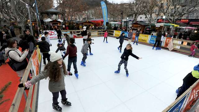 Patinoire et manèges à Digne !