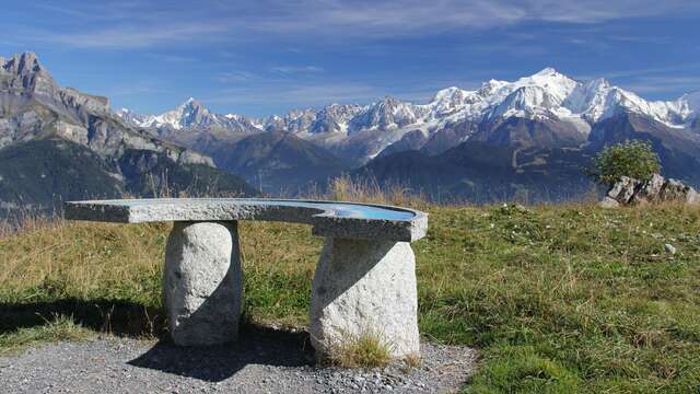 Sentier pédestre : Tour des Aravis, face au Mont-Blanc (itinérance de 4 jours & 3 nuits )