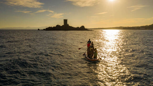 Giant Paddleboard & Drinks at Sunset