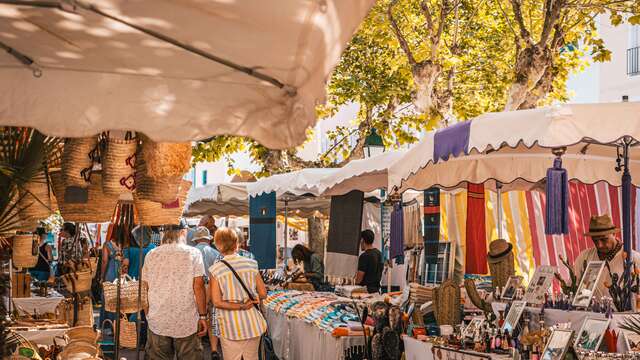 Shopping fair in Port Grimaud
