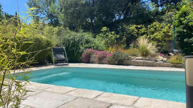 Les gîtes de la Fontaine de Jonquier "l'instant provençal"