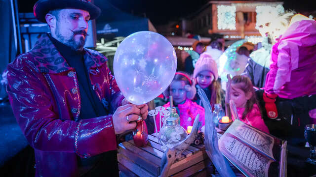 Spectacle déambulatoire Hazahan "Éclats de Lune"