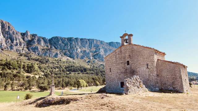 Le vieux Séranon et la Chapelle de Gratemoine