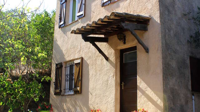 Séjour Mimosa au Gîte La Bastide des Trois Pins