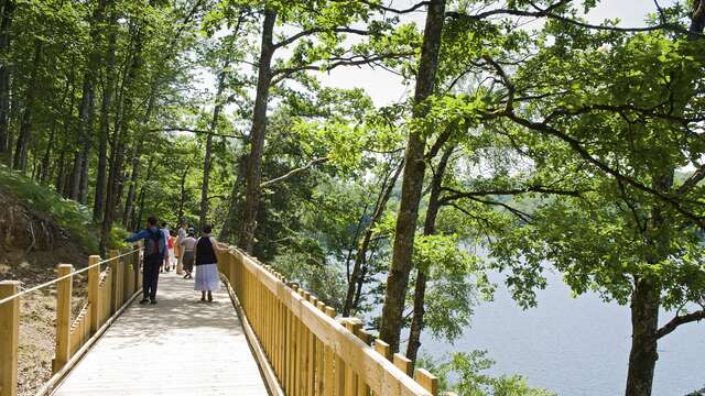 Lac du Barrage de St Etienne Cantalès