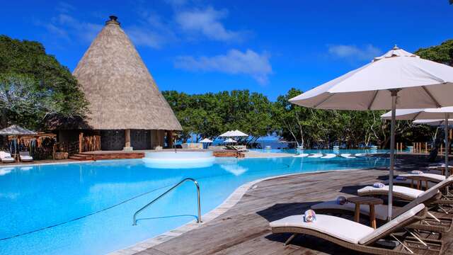 Piscine du Sheraton New Caledonia Deva Spa & Golf Resort