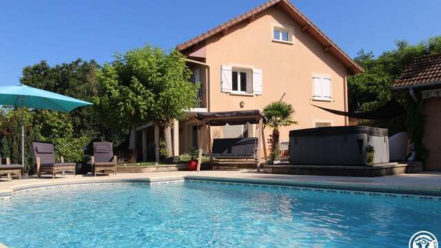 Les Montaines