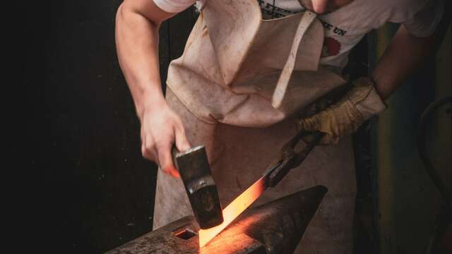Conférence : "La forge de lames de couteaux avec méthodes traditionnelles et outils anciens"