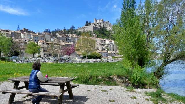 Aire de pique-nique du plan d'eau de Sisteron