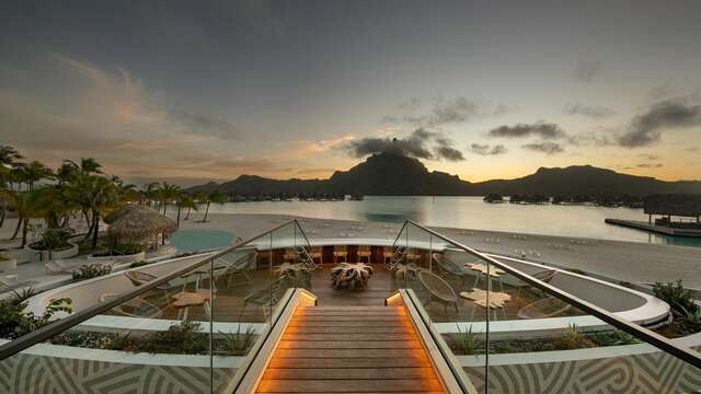 ‘O’A Bar -The Westin Bora Bora Resort & Spa