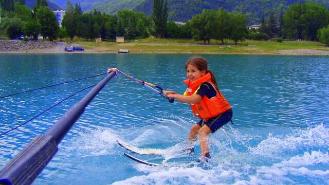Ski nautique, Wakeboard & Wakefoil - L'Ancre bleue