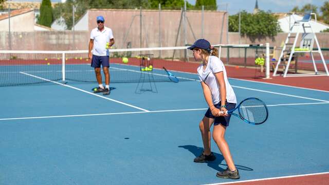 Group Padel lessons by Tennis et Padel des Pertuis