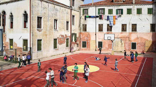 Exposition - James Mollison "Récréations" - Théma #50