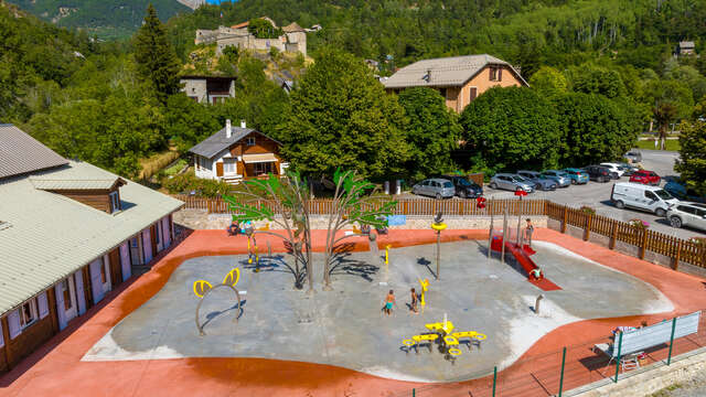 Les Fontaines du Verdon : aire de jeux aquatiques extérieure